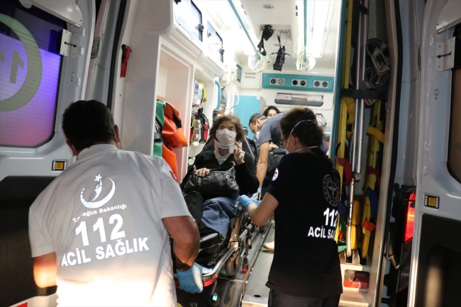 Bursa'da yolcu otobüsü devrildi: 1 ölü, 16 yaralı
